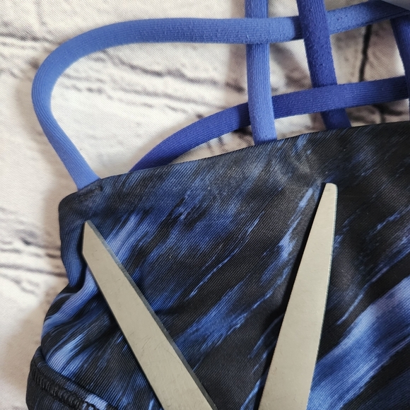 Lululemon Free To Be Sports Bra - Picture 6 of 6